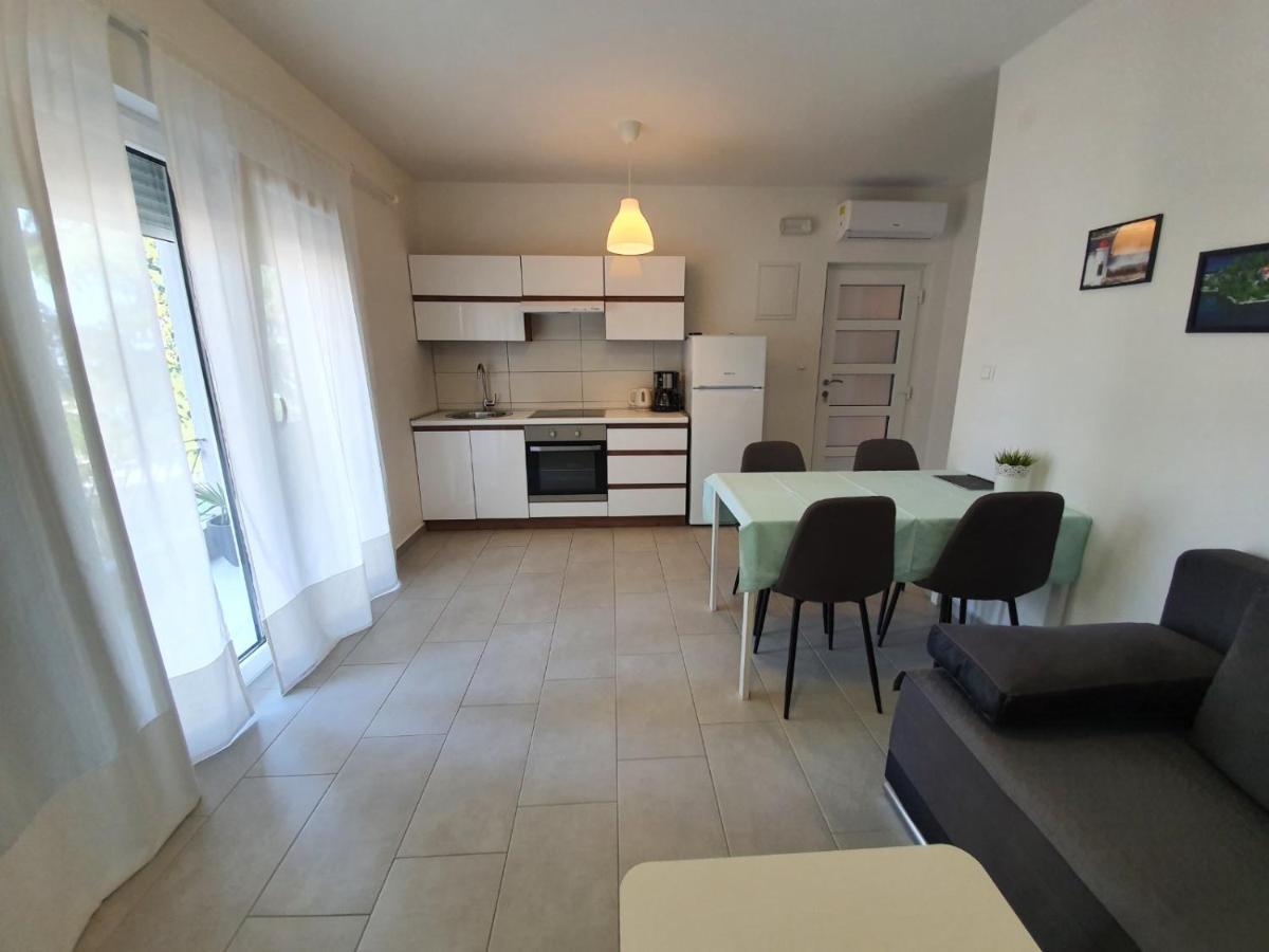Apartmani Plaza Selce Luaran gambar